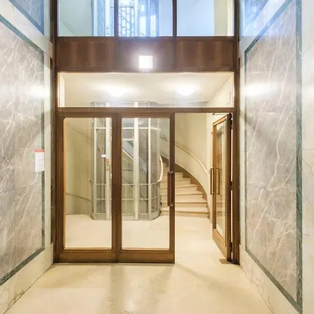 Style And Comfort In The Heart Of The Apartment
